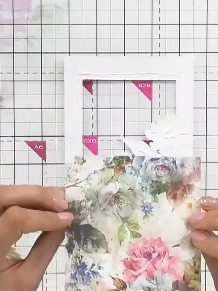 Tarjeta blanco sobre blanco con embossing y topper montado - the finished project