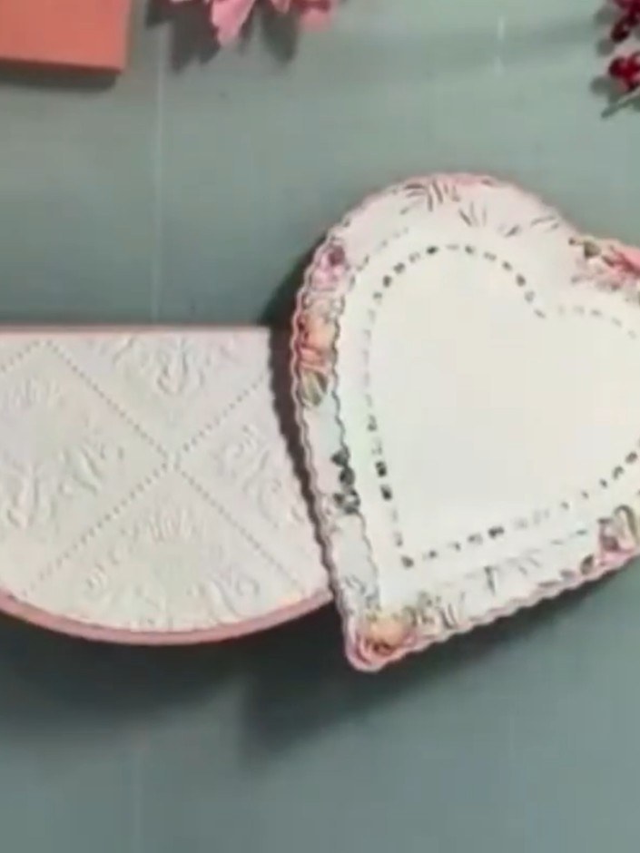 Step 14: Glue the W-shaped bridge piece inside the rocker card between the two halves to prevent them from separating. 