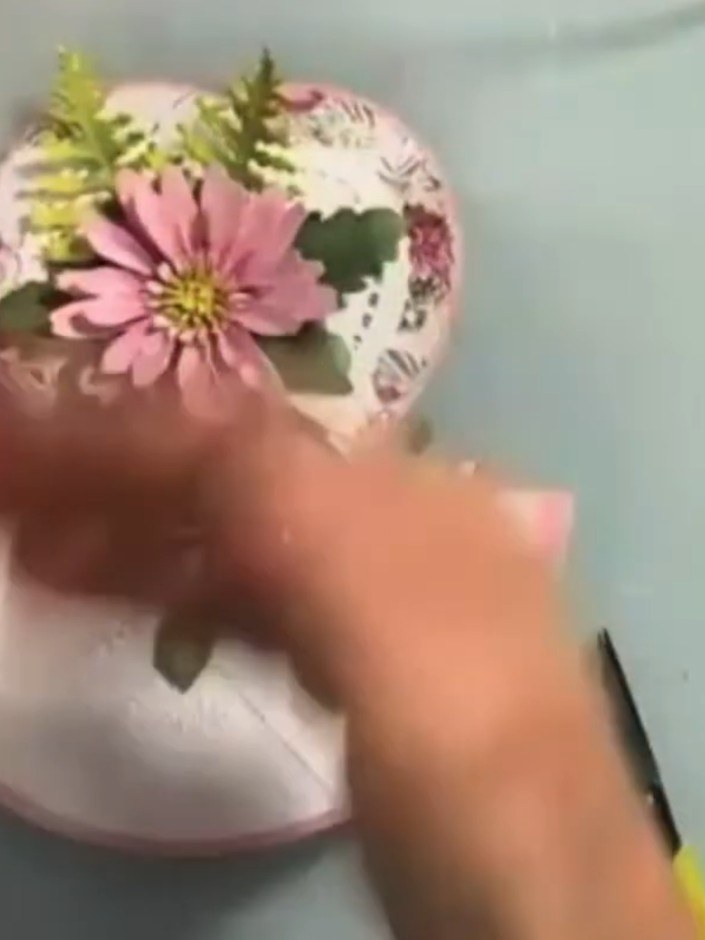 Step 9: Place the completed Carolina Allspice flower into a molding tray or foam pad to help it hold its shape whilst 