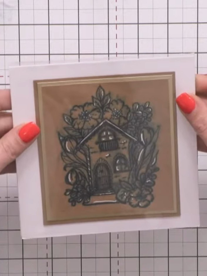 Tarjeta flotante con efecto halo, casita estampada y capa de papel vellum - the finished project