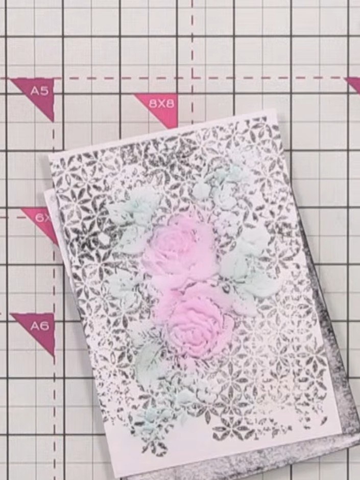 Efecto halo con carpeta de embossing y almohadilla de tinta - the finished project