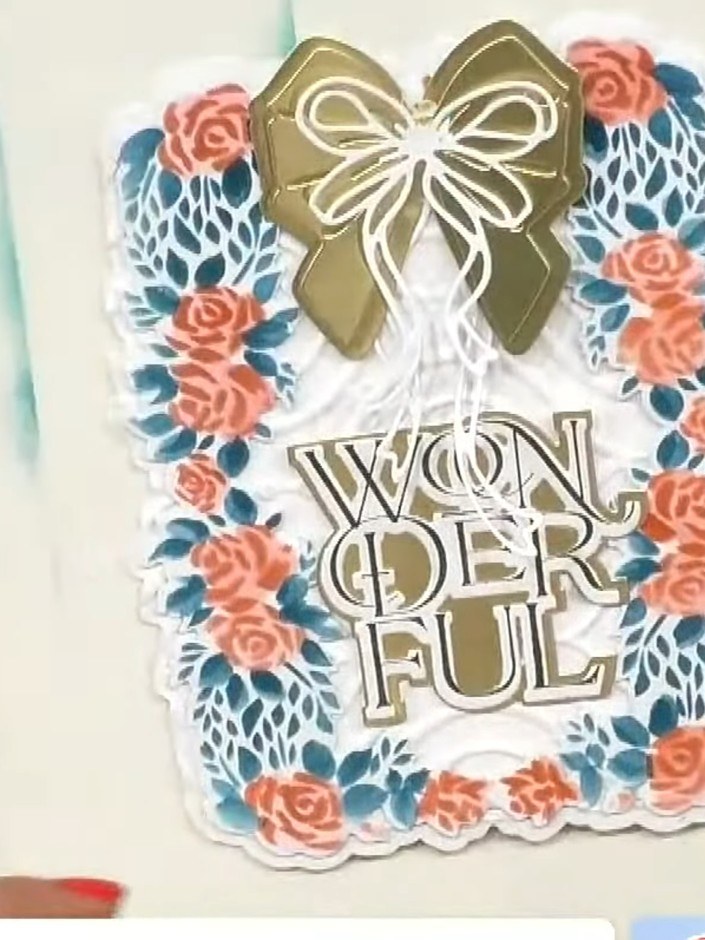 Tarjeta con forma y fondo con embossing - the finished project