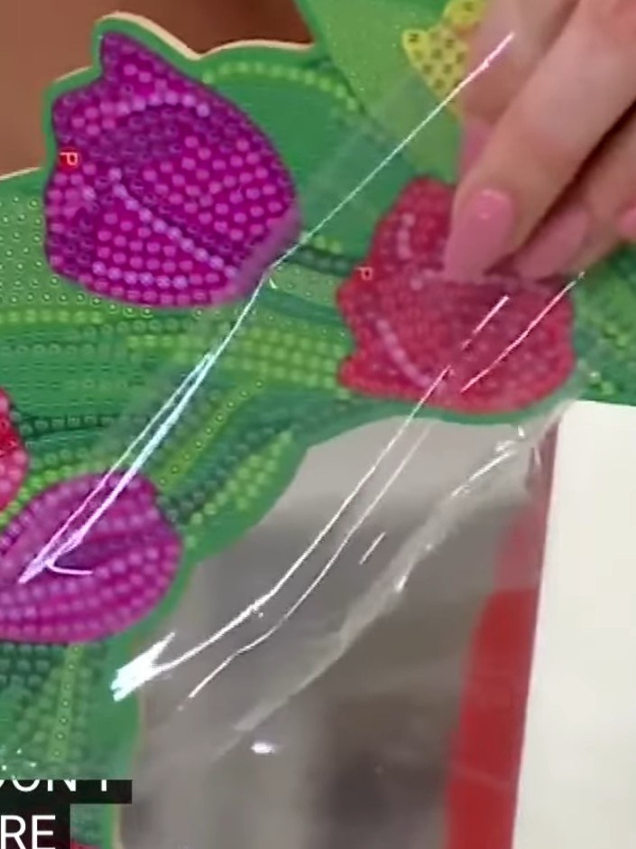 Step 3: Prepare your crystal pen by removing the cap and filling it with the included sticky gel. This will allow the 