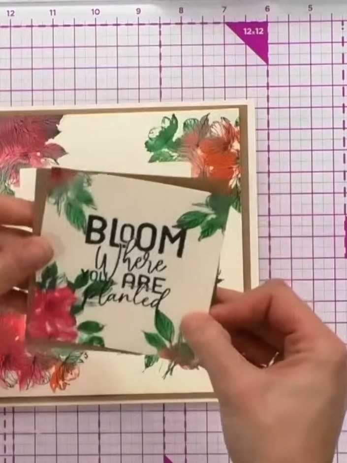 Lamination-Stempel-Hintergrund mit geschichtetem Hauptmotiv - the finished project