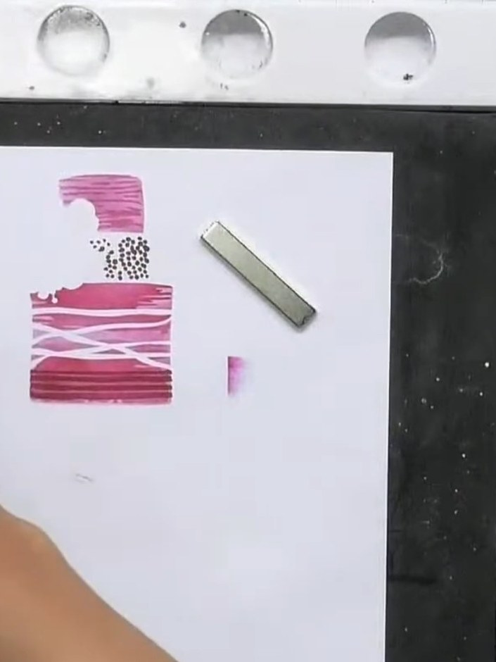 Tarjeta de pastel rosa por capas con esténciles Quattro D y embossing - the finished project