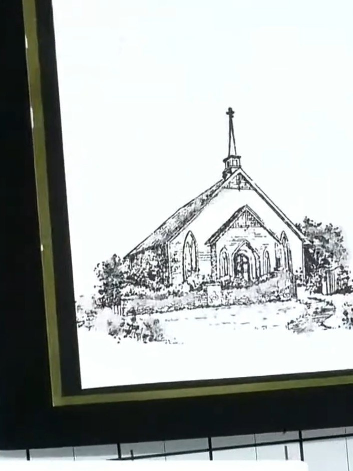 Step 7: Trim the excess foliage pieces and arrange them around the church image to create a natural frame. Position th