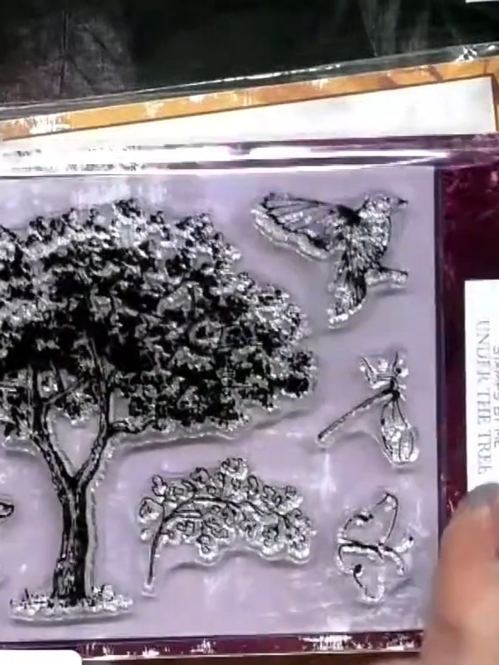 Step 2: Outline the stitched die-cut details with a gold gel pen to add definition and highlight the intricate edges o