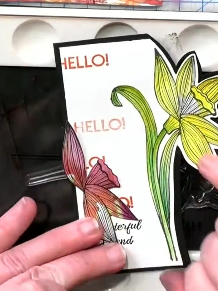 Tarjeta de narcisos en capas con frase - the finished project