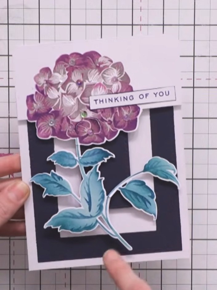 Karte mit geschichteter Hortensie und Teilstanzung - the finished project