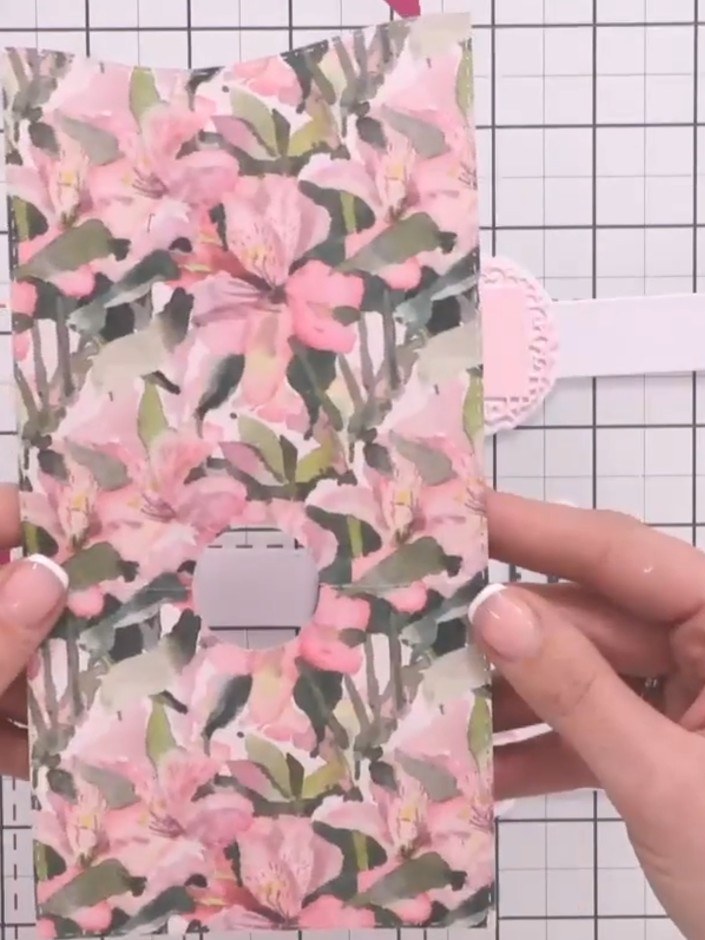 Step 1: Select your pre-cut pop-up gift card element in your chosen colour and design. The element features pre-scored