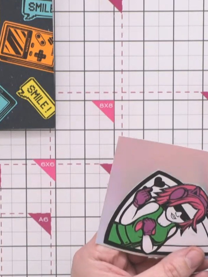 Biglietto con personaggio in paper piecing su cartoncino a specchio - il progetto finito