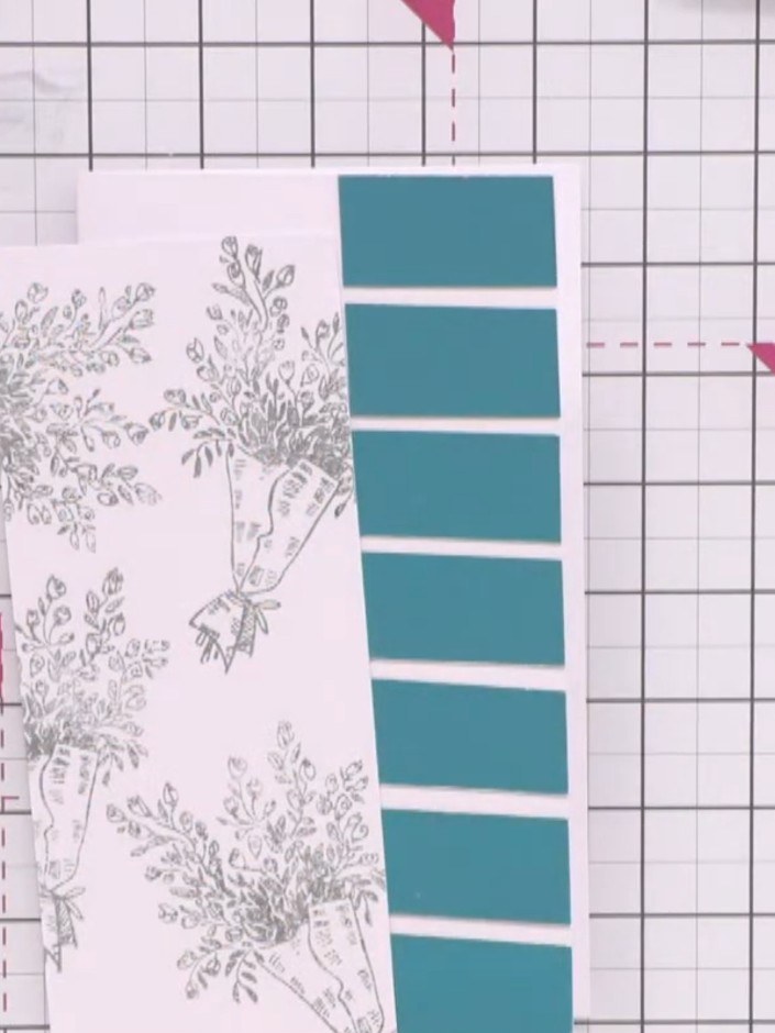 Passo 6: Cut a thin sliver of the teal metallic cardstock. Apply adhesive to the back edge of your stamped panel and at