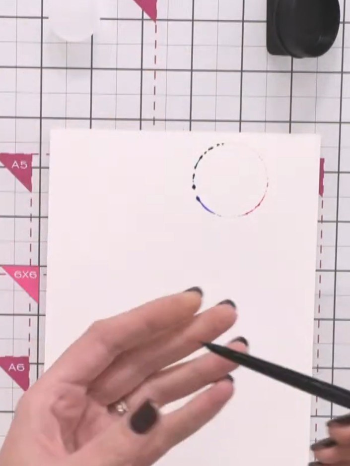 Passo 4: Load a wet brush with clean water and gently drag the colour from the edge of the watercolour ring outward, cr