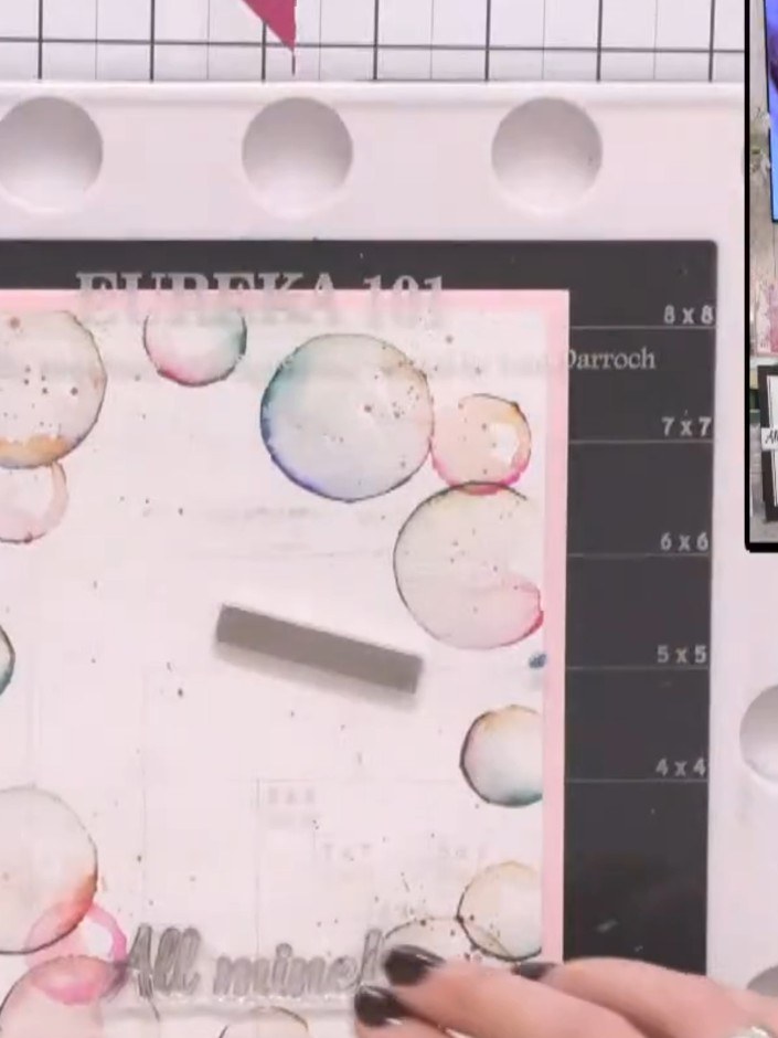 Stap 5: Add sparkle to the bouquet area using glitter or a sparkle pen for extra glamour and visual interest. Focus th