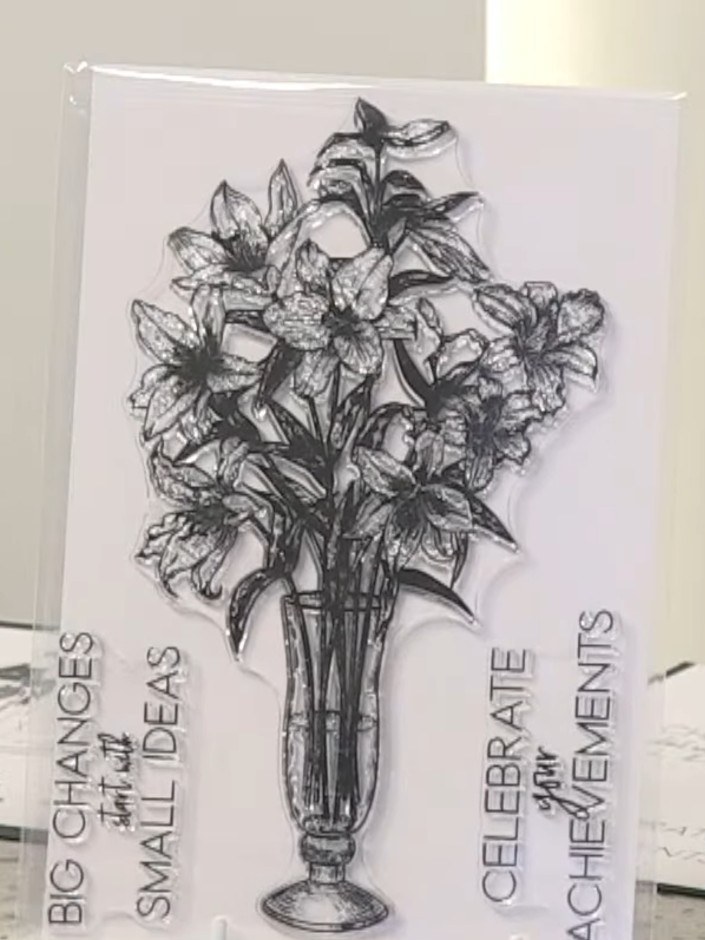 Passo 1: Stamp the heart art design onto vellum using black ink. Position the stamp carefully to create a clear impress