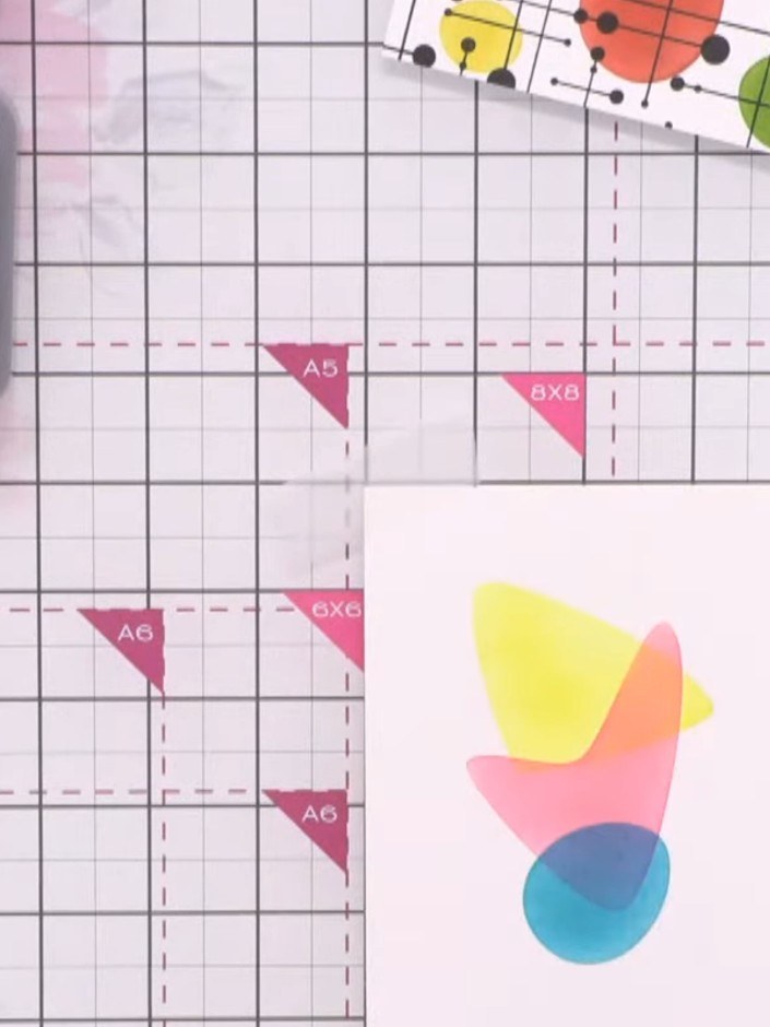 Stap 2: Stamp the outline version of the flower onto different coloured cardstock pieces. Use yellow, orange, pink and