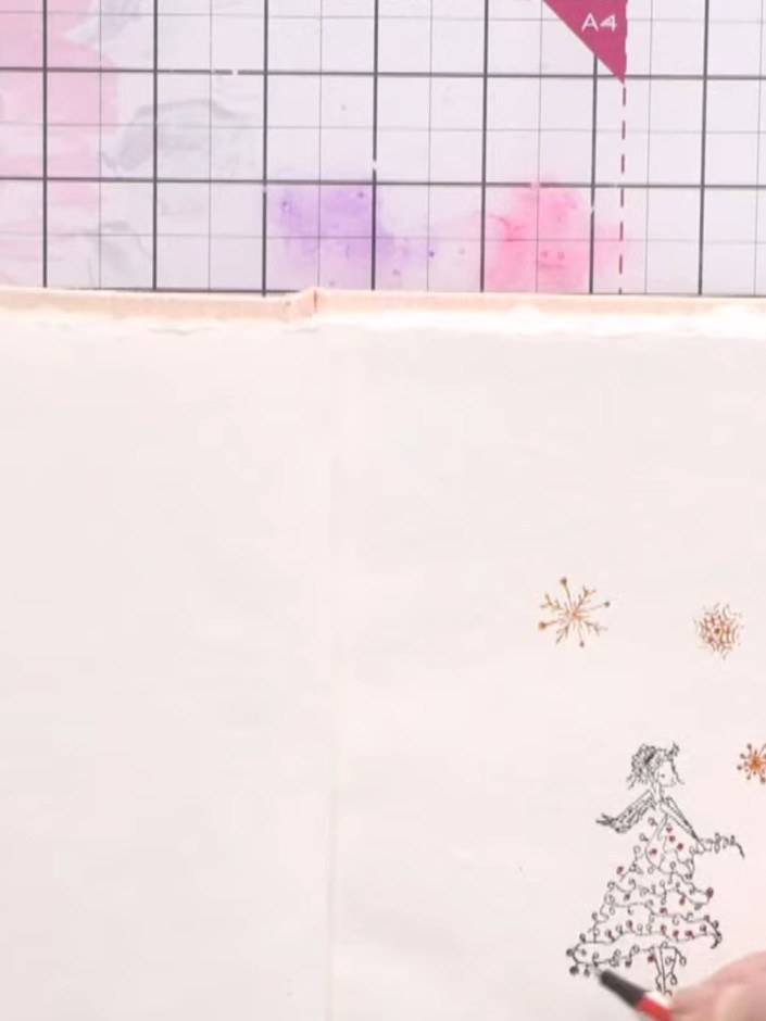 Stap 5: Use a red pen to add highlights and details to the dragon's dress and gown. Emphasize the lights and decorativ