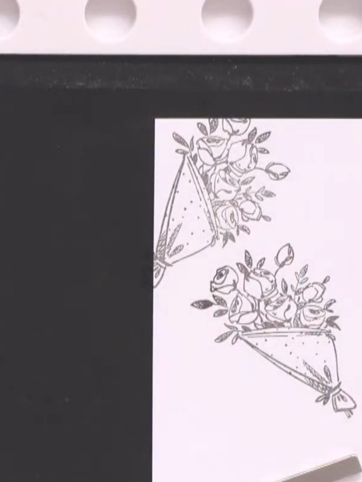 Passo 5: Repeat this process, moving the stamp to a new position on the stamping platform and stamping both pieces of c