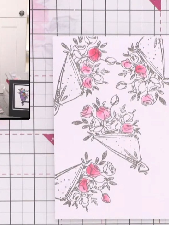 Passo 3: Sul secondo biglietto colora di rosa tre rose con la penna glitterata.