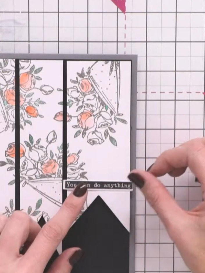 Stap 7: Add pearl embellishments sparingly into the floral bouquets on your card. Place them carefully to enhance the 