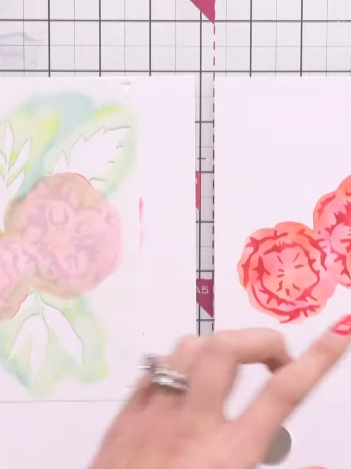Passo 8: Position the third Quattro stencil (numbered 3) over your card and blend green ink through the design. Add yel