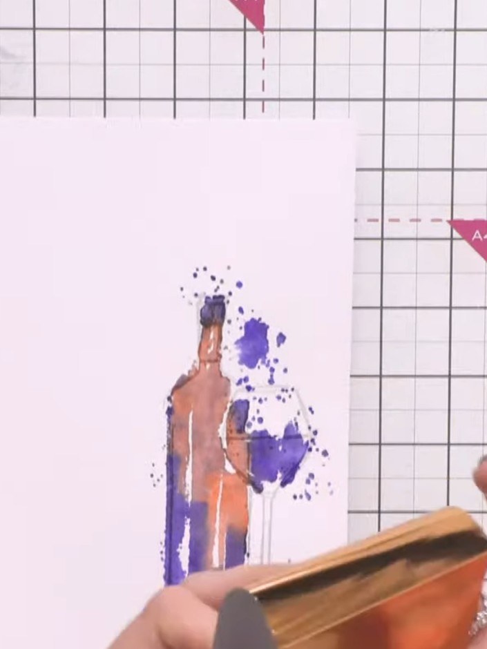 Passo 10: Taglia un pezzo di foil color rame della misura giusta e appoggialo, con il lato colorato verso l'alto, sulla polvere da embossing ancora calda sul tuo biglietto.