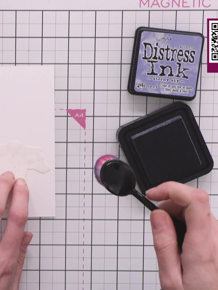 Step 4: Create a halo around the bear by blending the Midnight ink in circular motions with the blending tool, holding