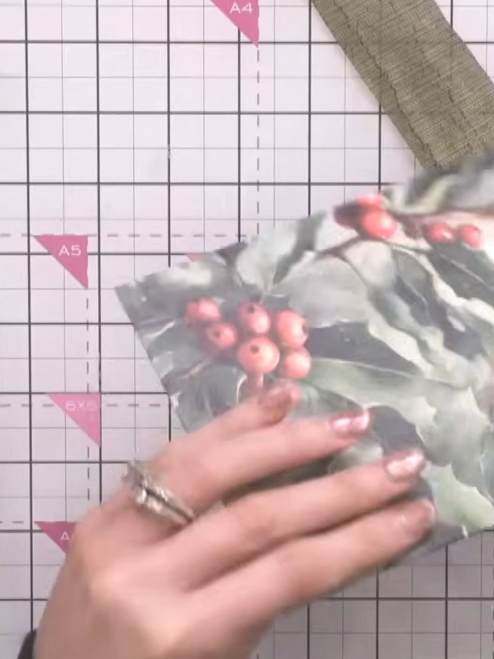 Step 5: Apply colourless glitter to the centres of the paper flowers to add sparkle. Gently press the glitter onto the