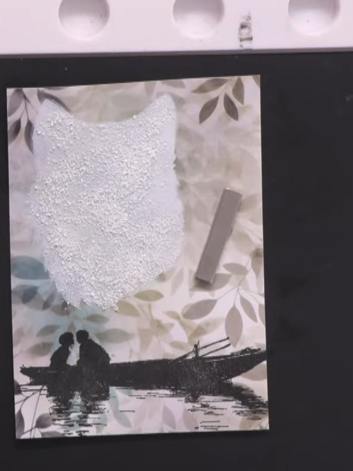 Karte mit Wolfskopf-Silhouette als Mond und strukturiertem Embossing - the finished project
