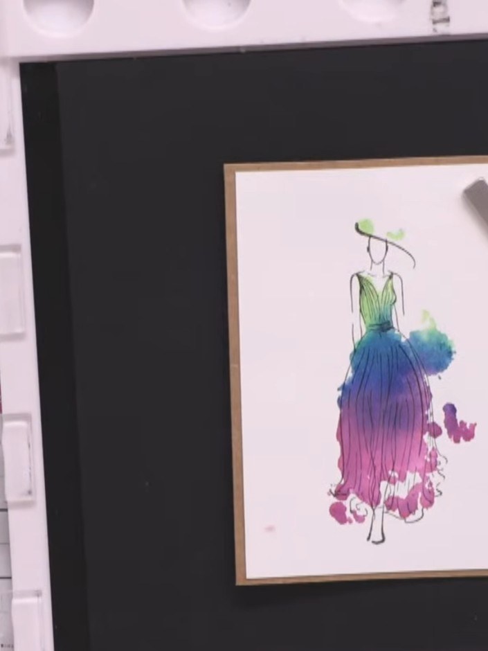 Lamination-Karte mit Kleid und Aquarell-Spray - the finished project
