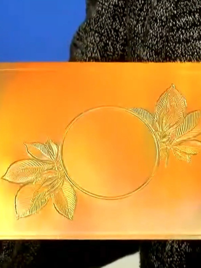 Geprägte Metallic-Karte mit 3D-Prägefolder - the finished project