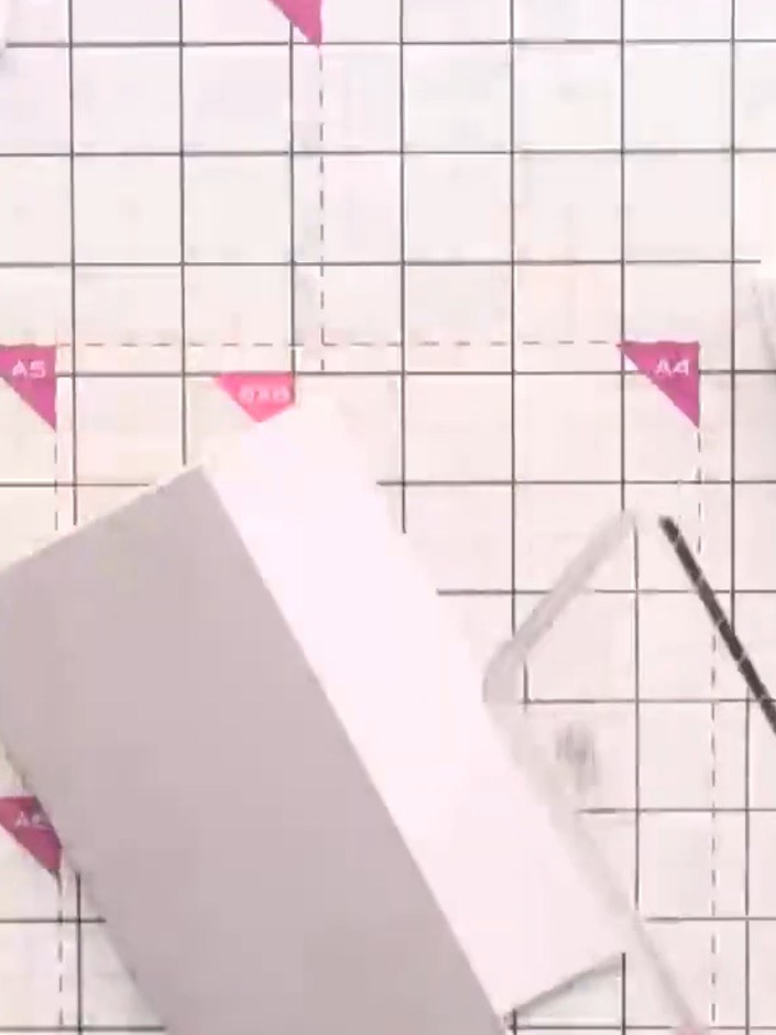 Step 1: Select an acrylic block and two ink pad colours. The demonstration uses magenta pink and teal blue ink pads fr