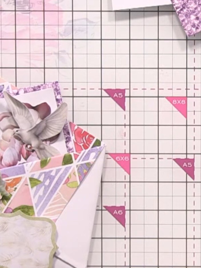Step 9: Steck die dekorierte Einlegekarte in die Tasche des Wallets – fertig ist dein Geschenk-Wallet!