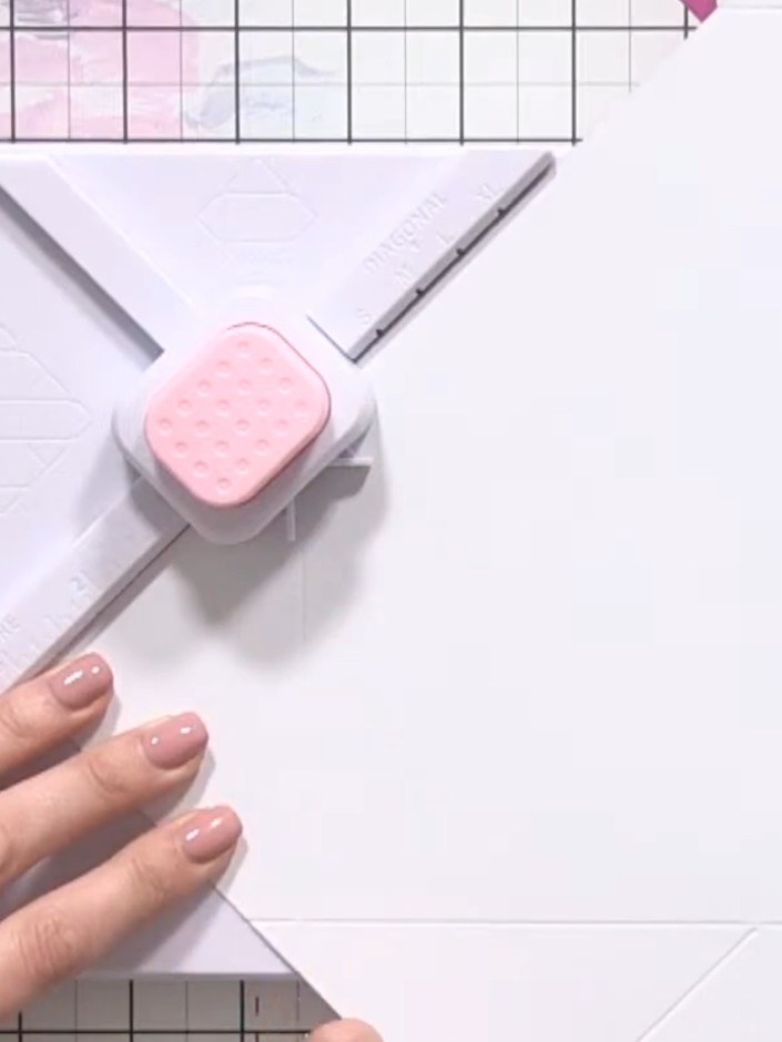 Step 8: Fold the sides of the box upwards along the score lines. Hook the corner pieces together using the tab-and-slo