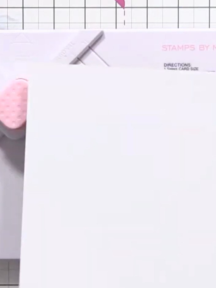 Step 2: Leg das Papier so auf das Falzbrett, dass du an der 4.5-inch-Markierung falzen kannst.