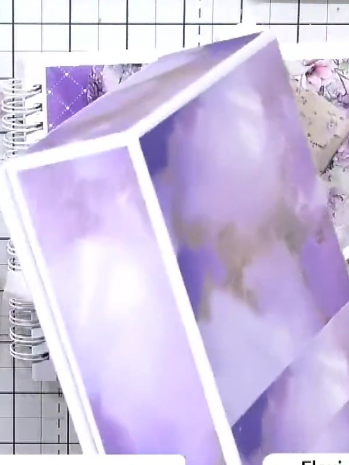 Step 1: Nimm dir zuerst eine schlichte weiße Box. This project uses a box with pockets that can be decorated with coordinating pap