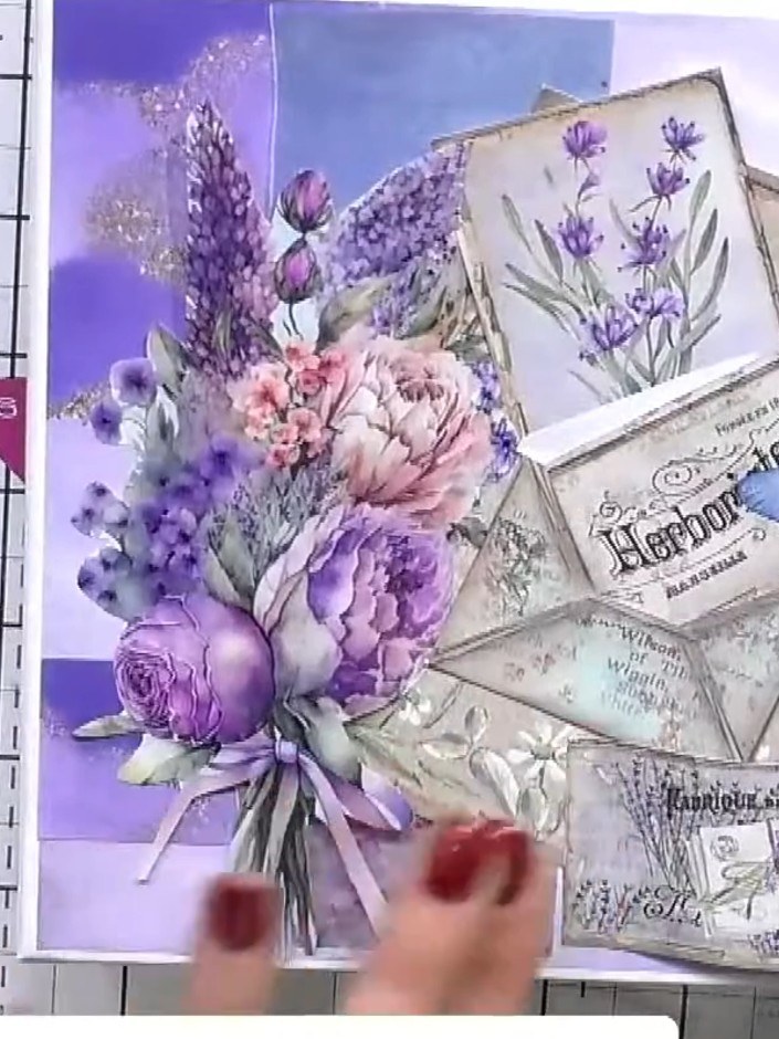 Verzierte Geschenkbox im passenden Design - the finished project
