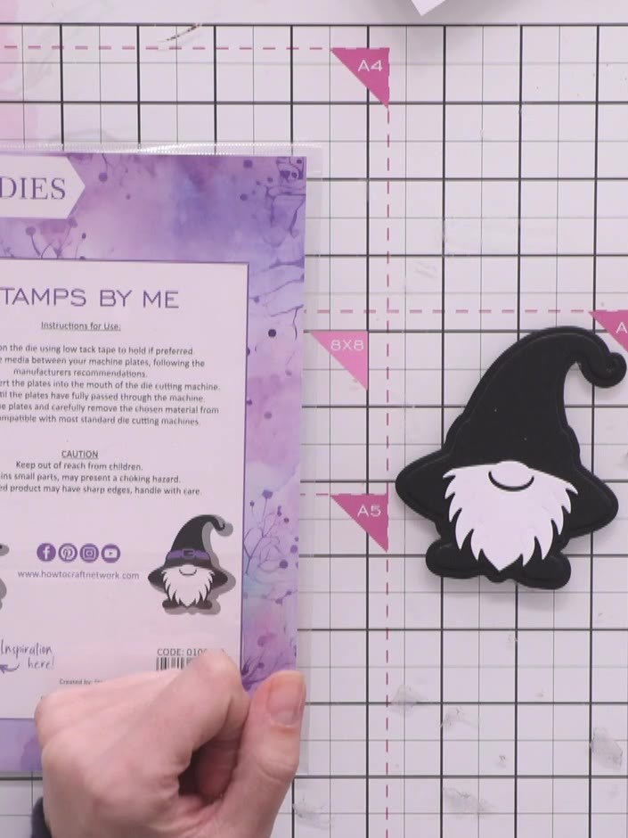 Freestanding Gnome Shaped Card - the finished project