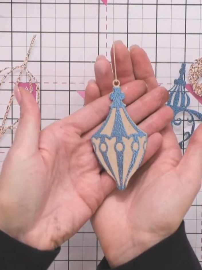 Dimensional Bauble Card with Ink Blending - the finished project