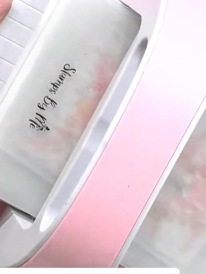 Step 2: Ink both sides of the embossing folder with your chosen ink colour. Apply the ink evenly across the raised pat