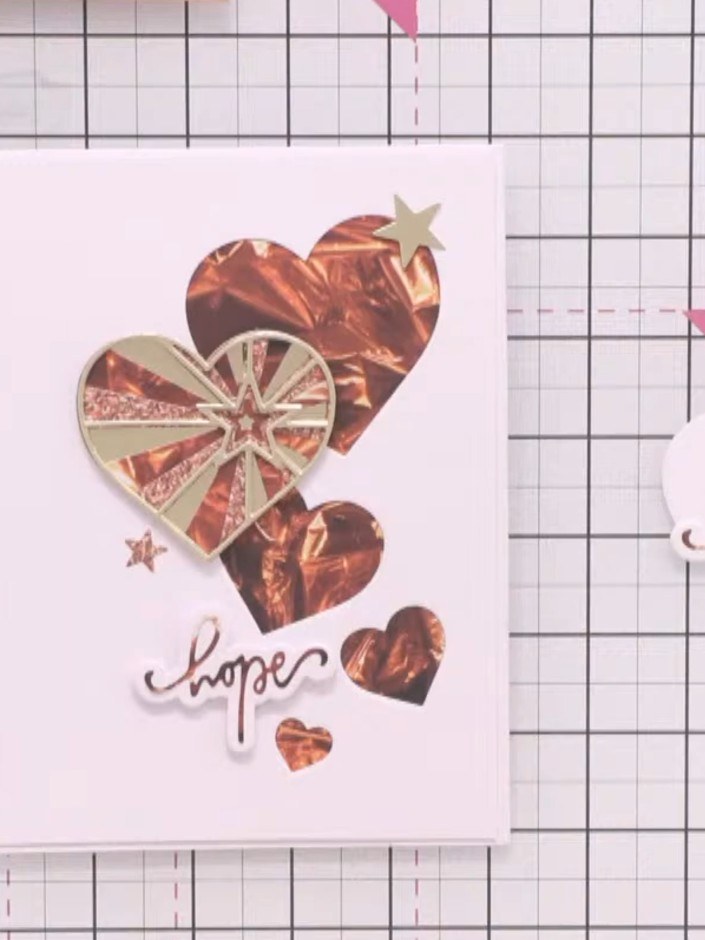 Mehrlagige Karte mit Herz und Hut und Akzenten in Kupfer und Gold - the finished project