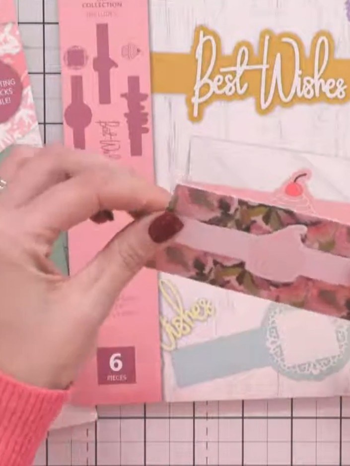 Step 6: Wrap the belly band around your folded gift card holder. Apply glue to the end of the band at the back and pre