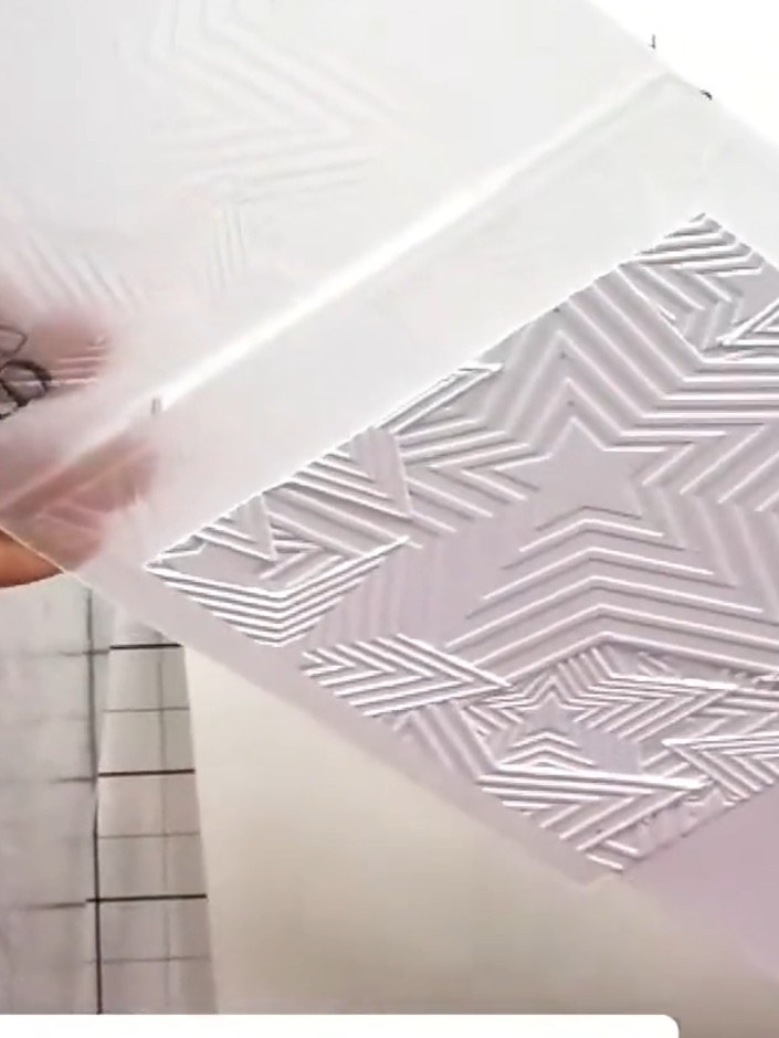 Tarjeta en blanco y negro con carpeta de embossing de estrellas - the finished project