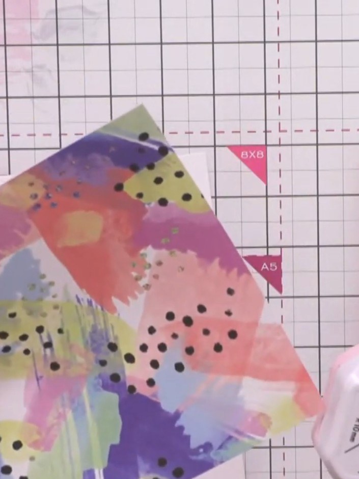 Step 1: Round all four corners of the black card blank, the pink card square (7.5 inches), and the patterned backgroun