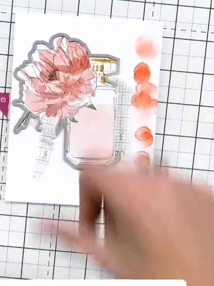 Frasco de perfume coloreado con esténciles por capas - the finished project